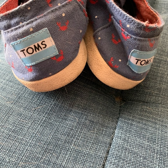 Toms - Picture 3 of 4